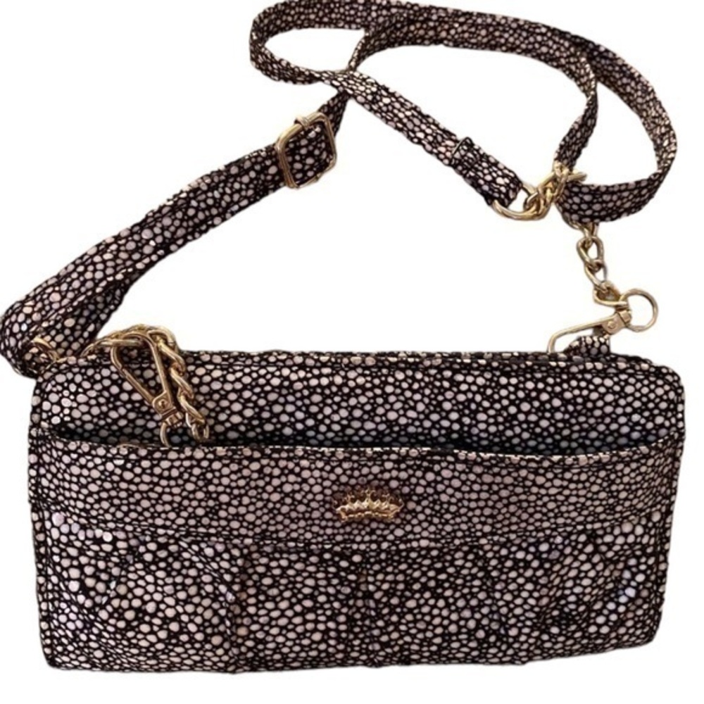 NWOT CROWN VEGAN LEATHER WALLET CROSSBODY